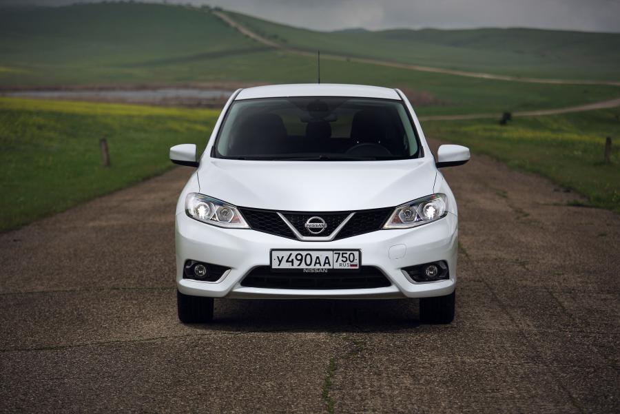  Nissan Tiida 2015 года  (CIS) (фото 18 из 30)